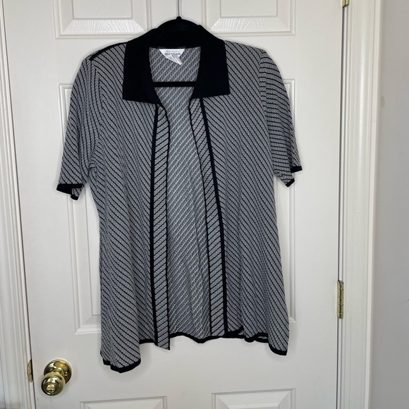 Misook Sweaters - Exclusively Misook Black & White Open Front Short Sleeve Knit Cardigan M